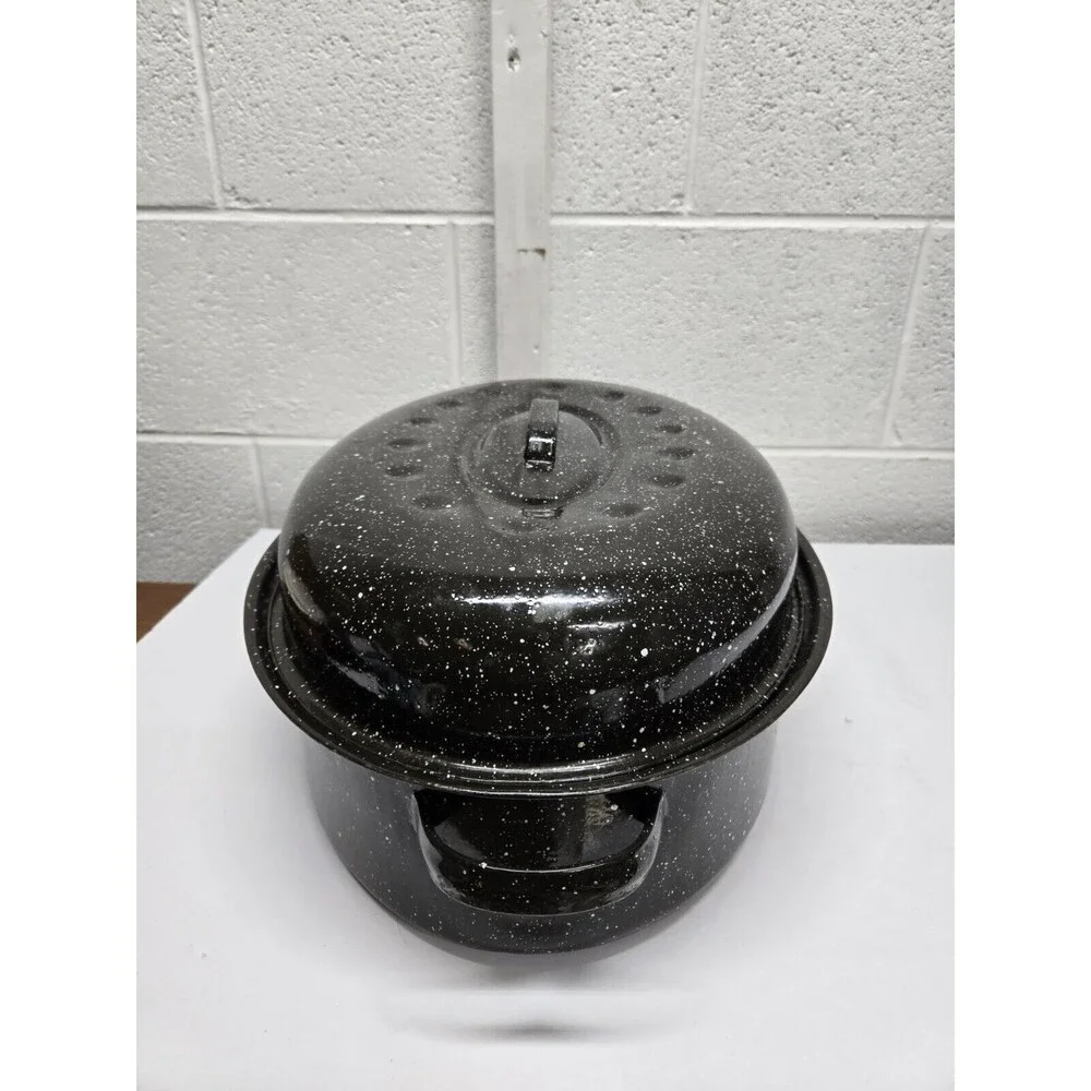 Vintage Black Speckled Enamel Small Oval Roaster Pan w/Lid - 15